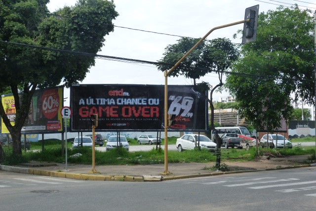 placa_025_democrata_Governador_valadares